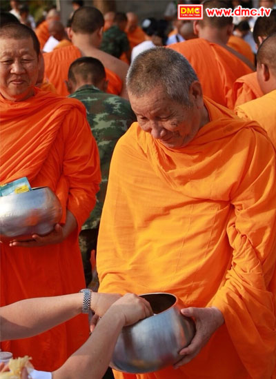ผู้มีบุญพร้อมใจจองตำแหน่งเศรษฐีเป็นที่เรียบร้อย